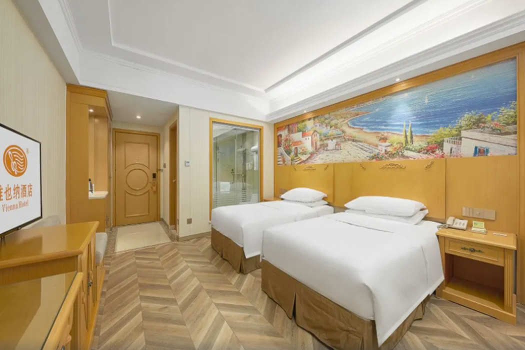 Vienna Hotel (Nanjing Wende Road Metro Station Yanchuang Park) 7/9