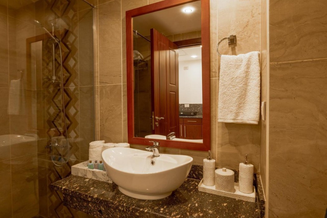 Oyster Bay Beach Suites 13/60