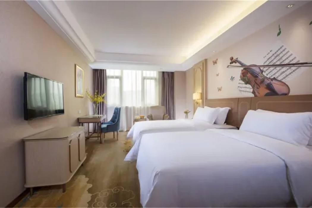 Vienna Hotel (Shenzhen Buji Metro Station) 10/37