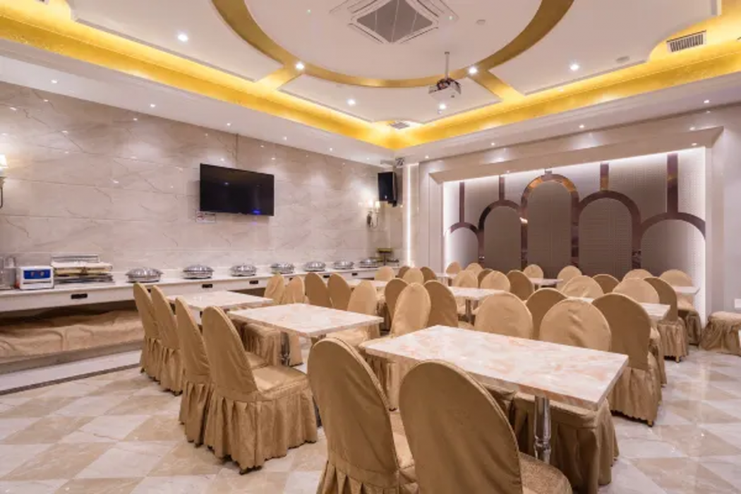 Vienna Hotel (Shenzhen Buji Metro Station) 21/37