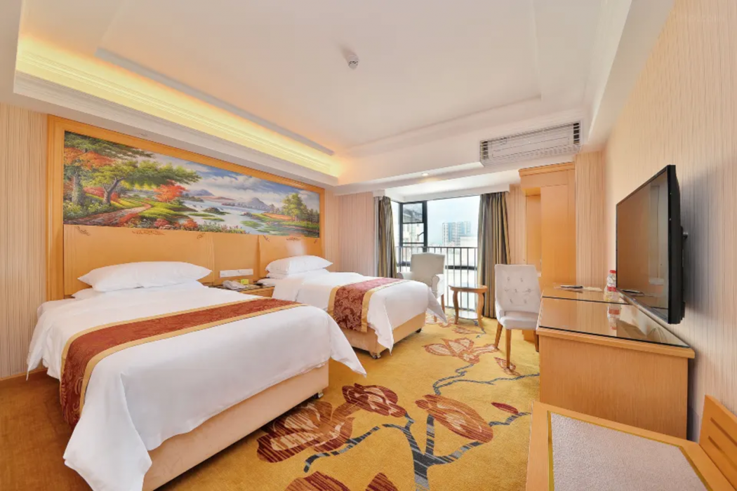 Vienna Hotel (Shenzhen Gushu Metro Station) 19/56