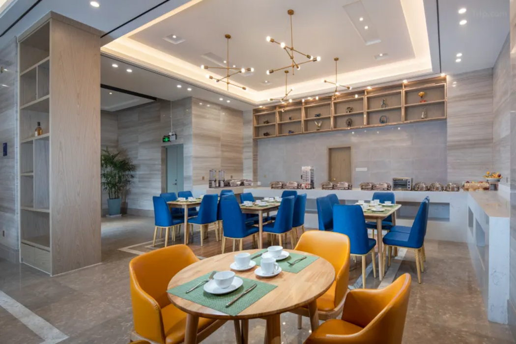 Kyriad Hotel (Guangzhou North Railway Station Metro Station) 30/47