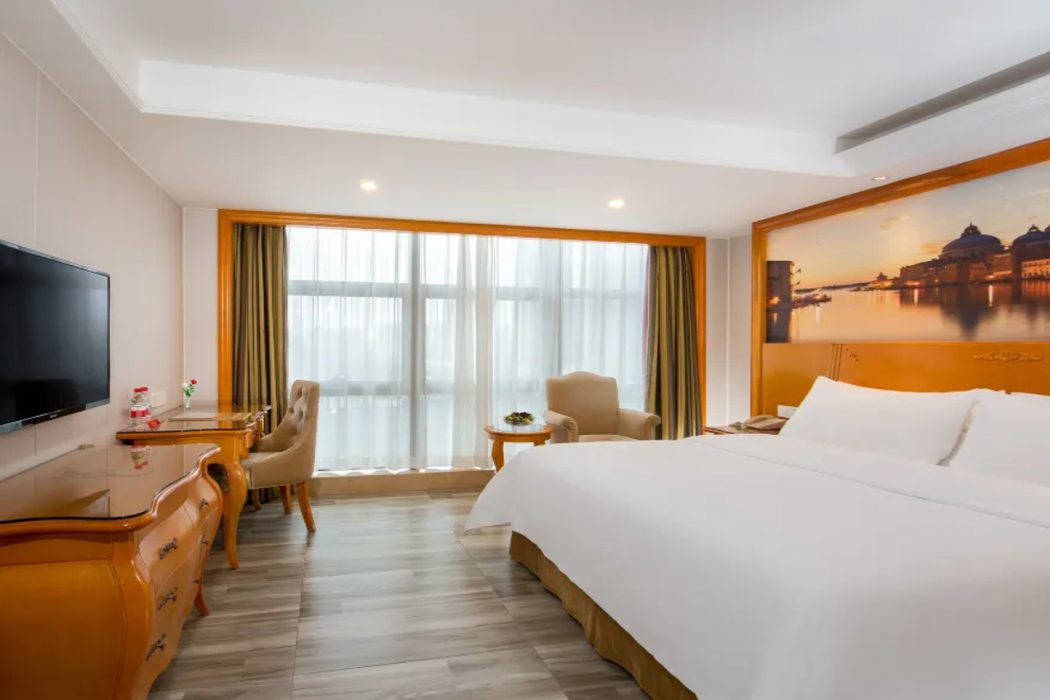 Vienna Hotel (Shenzhen Jixiang Metro Staion) 10/23