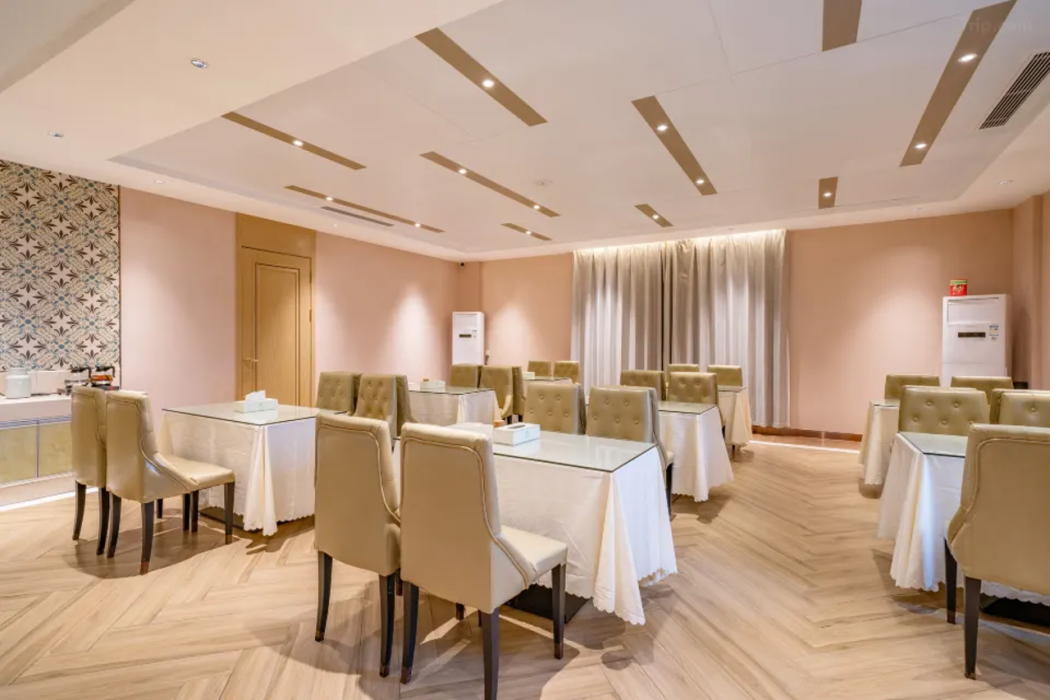 Vienna Hotel (Shenzhen Longsheng Metro Station) 31/41