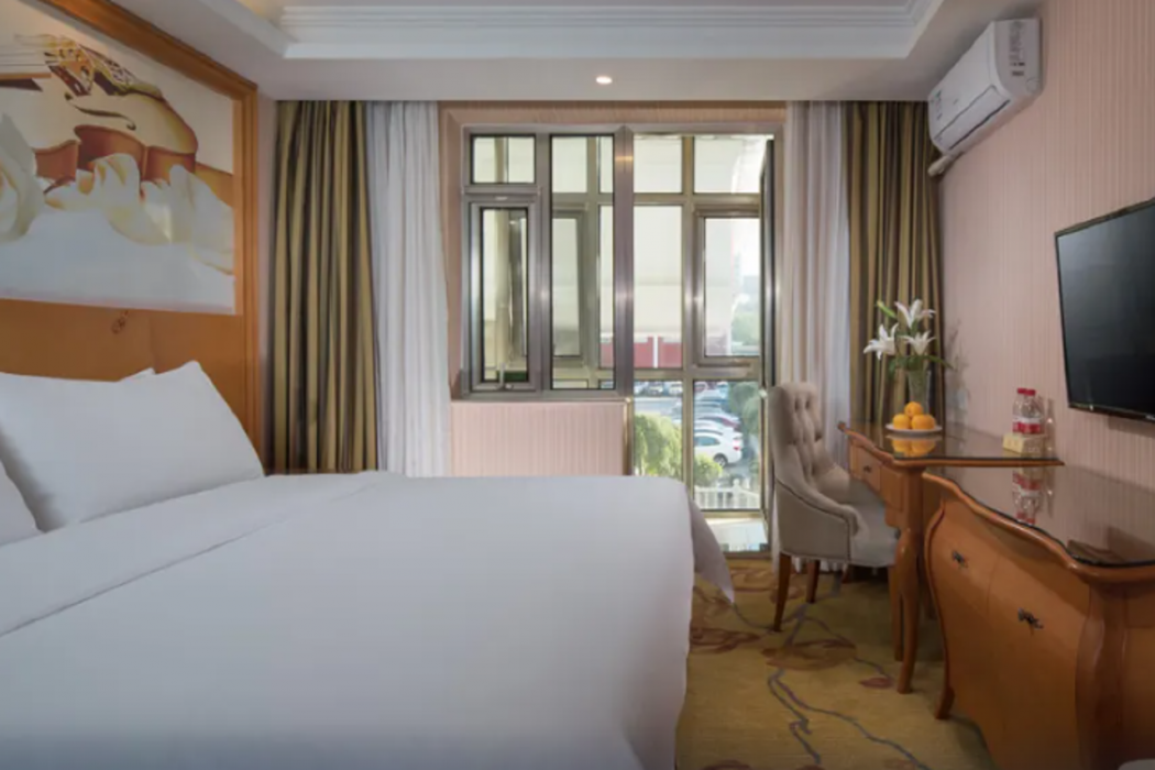 Vienna Hotel (Beijing Wanda West, Bajiao Amusement Park Metro Station) 14/41