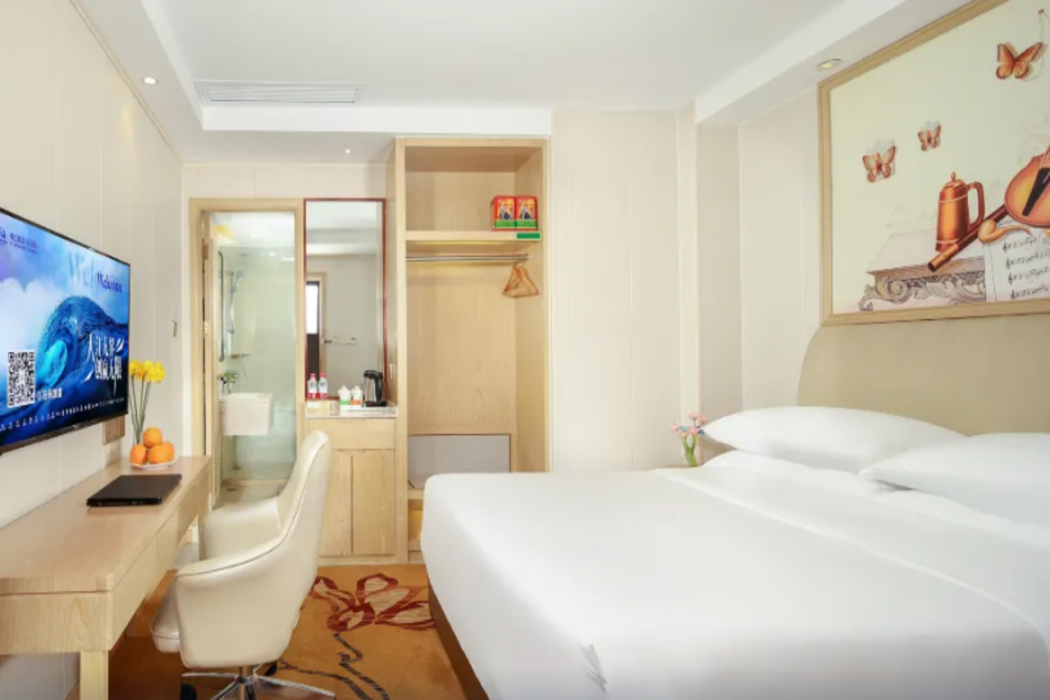 Vienna Hotel (Chengdou Dufu Thatched Cottage Jinsha Site) 13/37