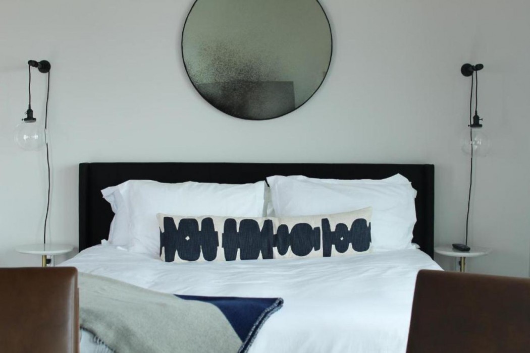 Bowline Hotel 10/30