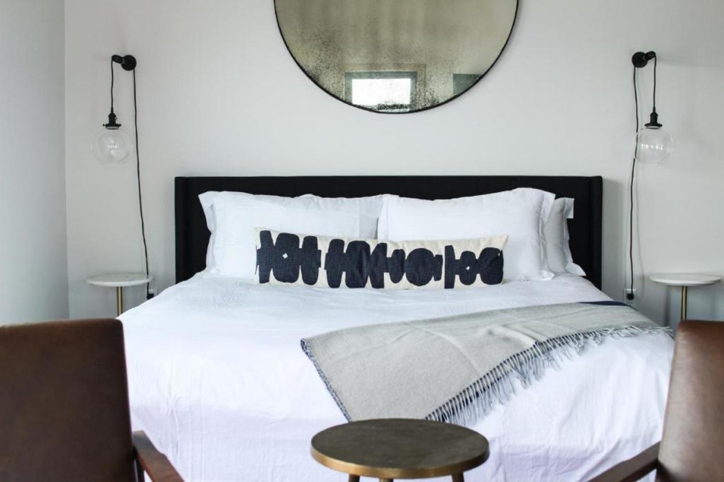 Bowline Hotel 8/30