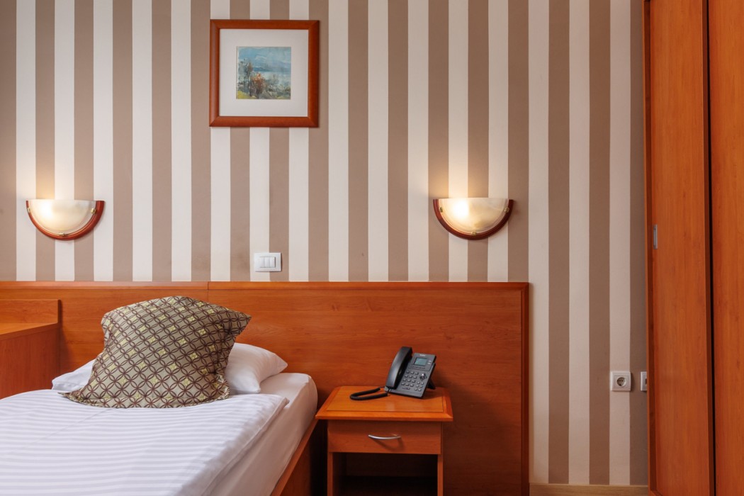 Hotel Neboder 9/62