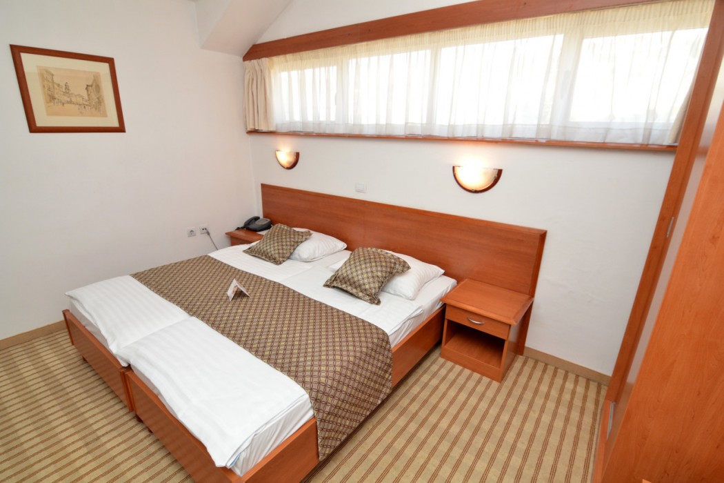 Hotel Neboder 7/62