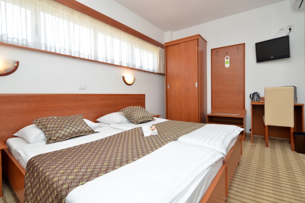 Hotel Neboder 8/62
