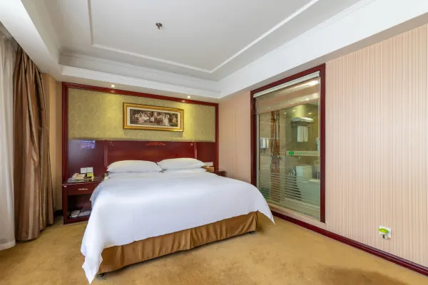 Vienna International Hotel (he yuan store, outlets Plaza, Yangzhou) 12/30