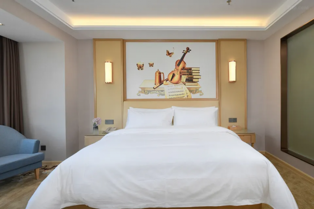 Vienna Hotel (Foshan West Railway Station Airport Branch) 6/23