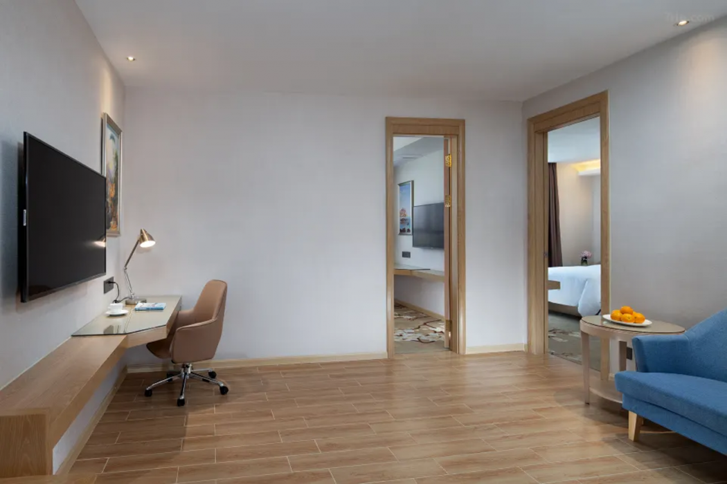 Vienna Hotel (Foshan West Railway Station Airport Branch) 18/23