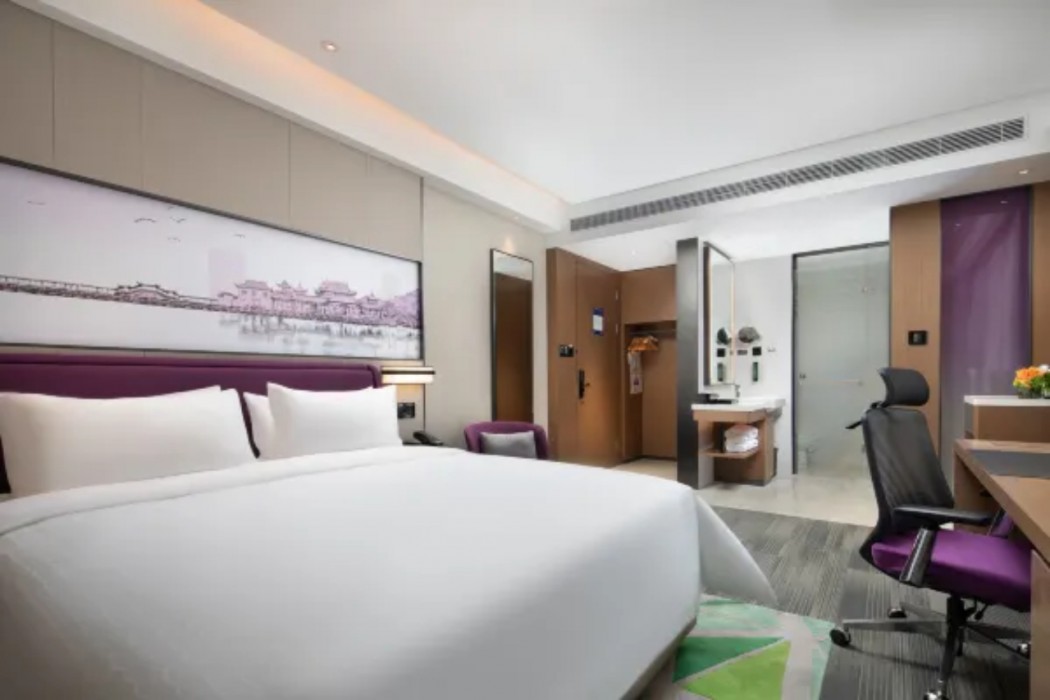 Hilton Huanpeng Hotel, Nantong High-speed Railway Station 10/16