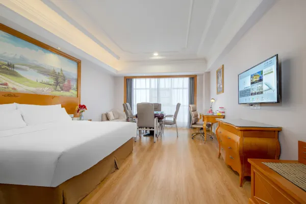 Vienna International Hotel (Henan Xinyang Municipal Government Railway Station) 7/18