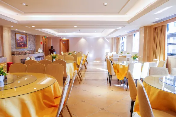 Vienna International Hotel (Xinyang Railway Station) 40/51