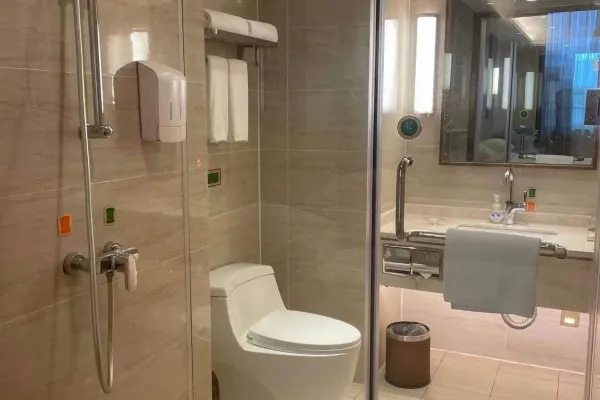 Vienna International Hotel (Xinyang Railway Station) 23/51