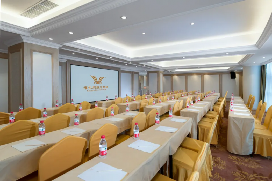 Vienna Hotel (Foshan Jiujiang Xinji Plaza Store) 22/34