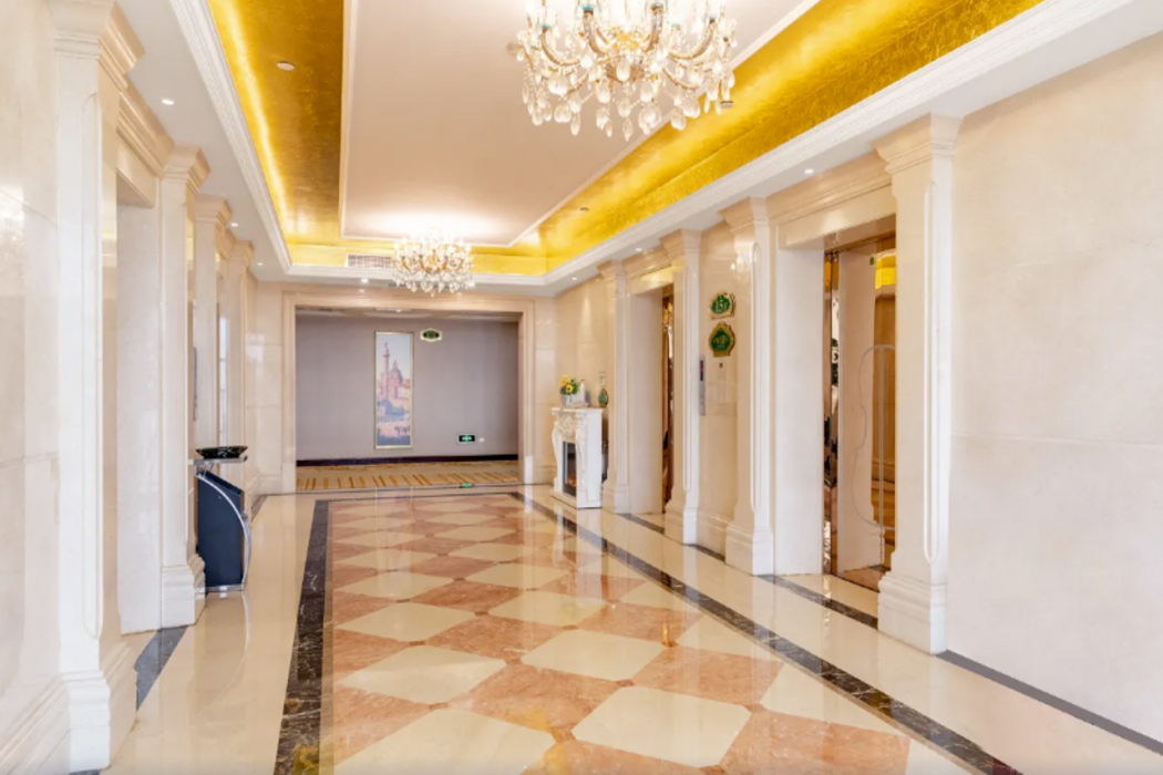 Vienna International Hotel (Zhongshan North Station) 37/57