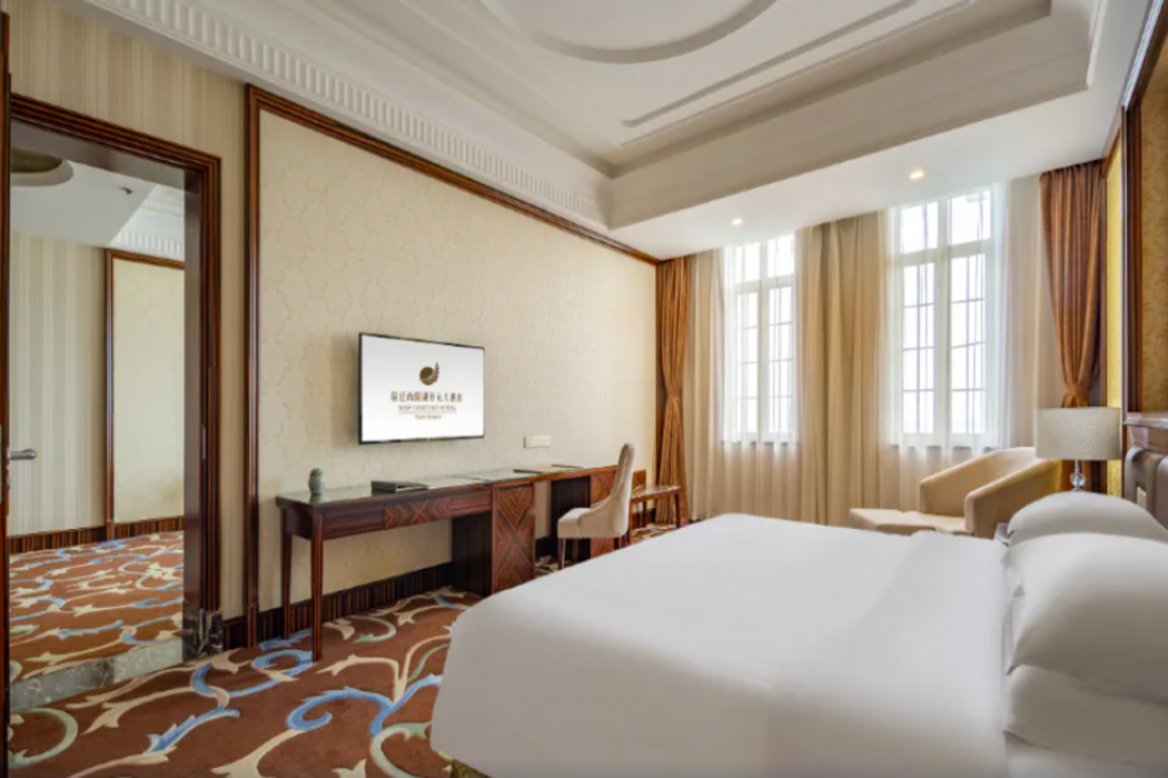 Shangyang Lake New Century Hotel 6/30