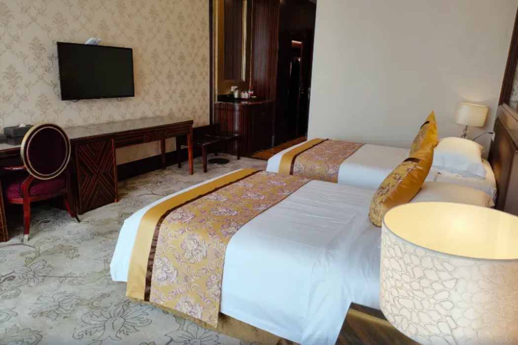 Shangyang Lake New Century Hotel 5/30