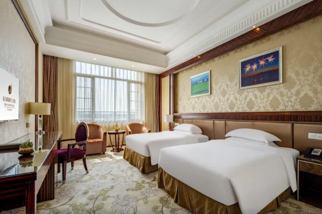 Shangyang Lake New Century Hotel 4/30