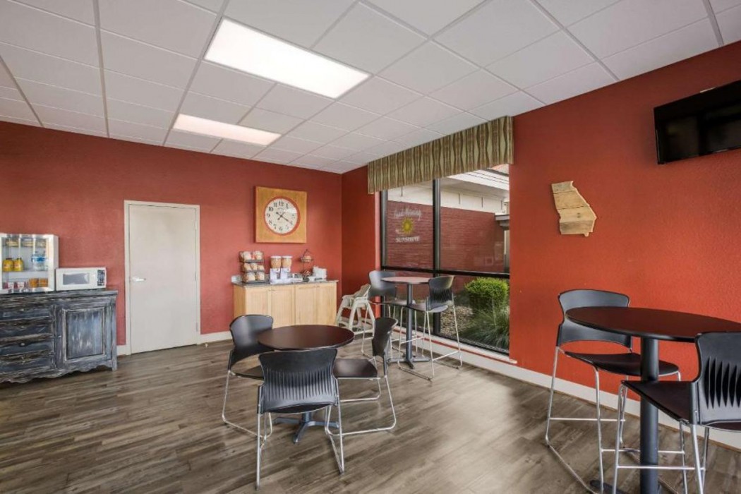 Econo Lodge Vidalia, GA 27/50