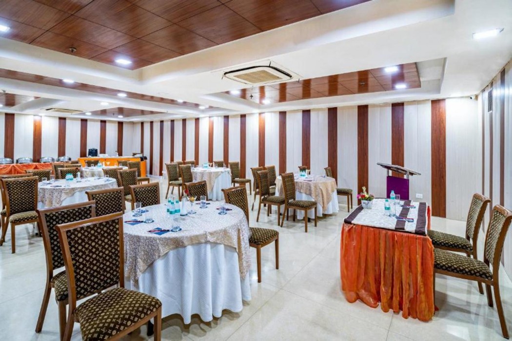 Zip By Spree Hotels Delhi Greater Kailash 13/16