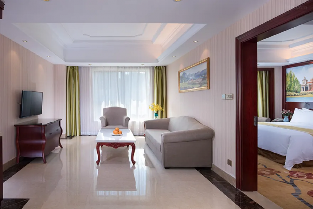 Vienna International Hotel (Shaoxing East Station Wanda) 7/38