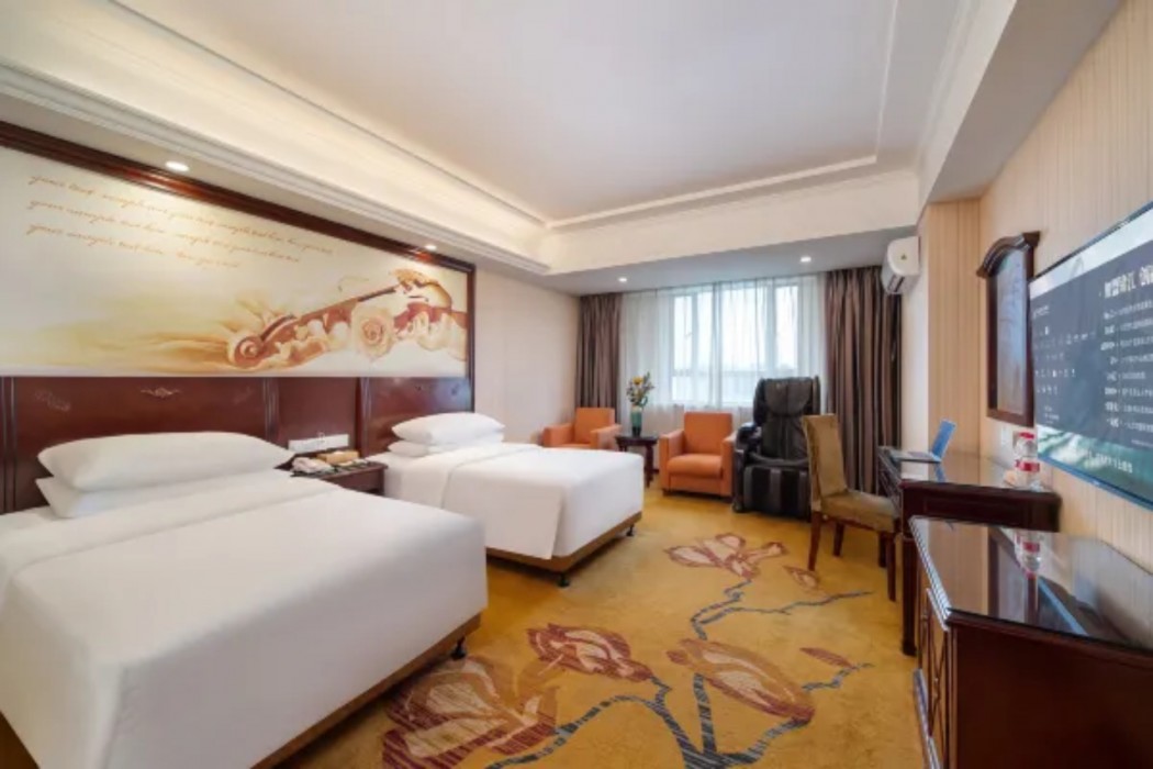 Vienna Hotel (Dongguan Chang'an Railway Station Bubugao) 23/46