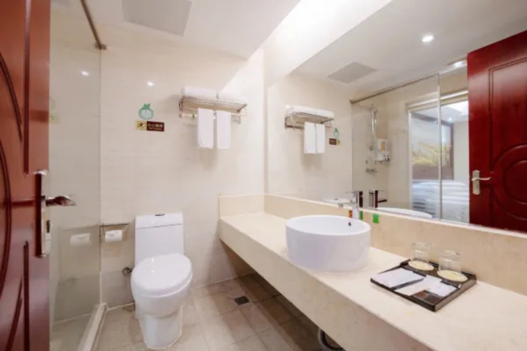 Vienna Hotel (Dongguan Chang'an Railway Station Bubugao) 24/46