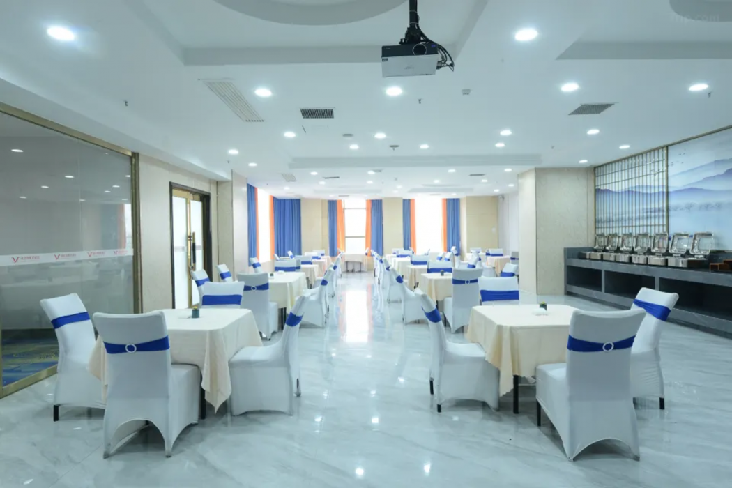 Jinghong International Business Hotel 46/68