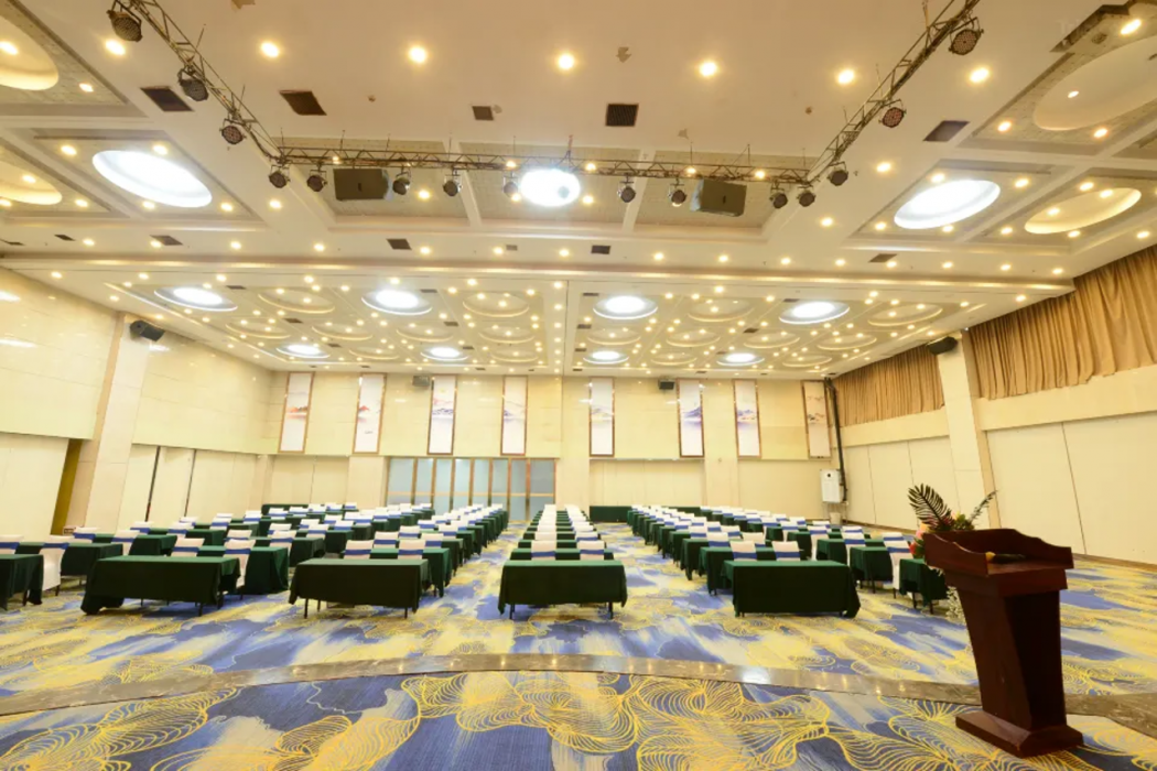 Jinghong International Business Hotel 48/68