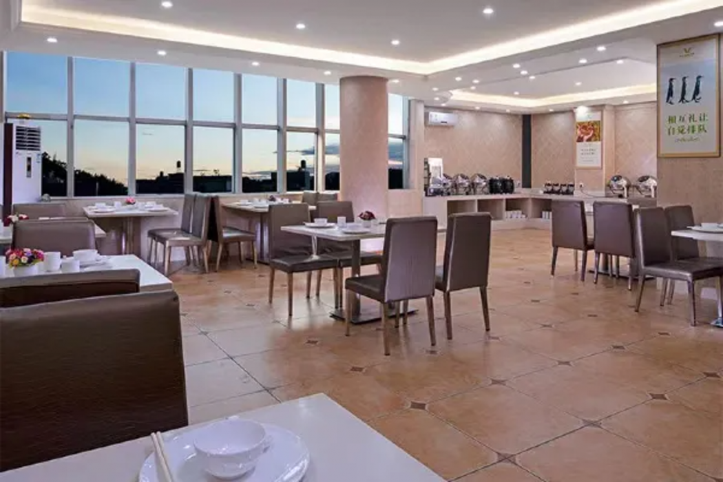Vienna Hotel (Dongguan Dalang) 33/46