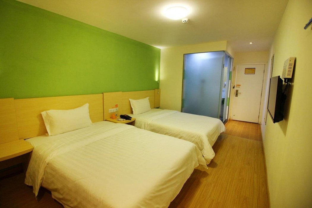 7 Days Inn (Zhuhai Doumen District Goverment Pedestrian Steet) 6/8