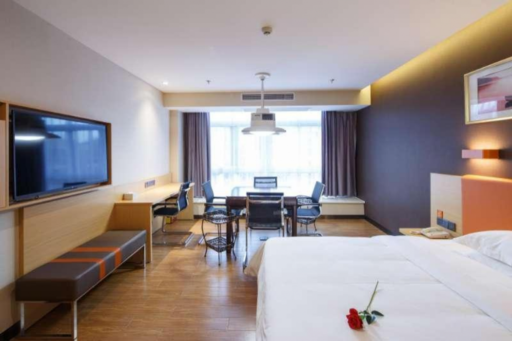 7 Days Premium (Chongqing Liangping People's Square Center) 6/35
