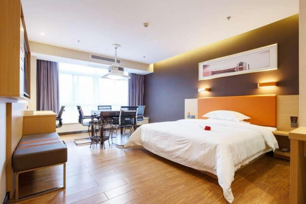 7 Days Premium (Chongqing Liangping People's Square Center) 7/35