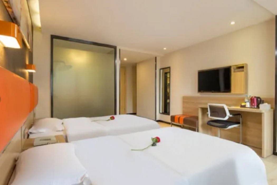 7 Days Premium (Shenzhen Dalang Commercial Center) 14/44