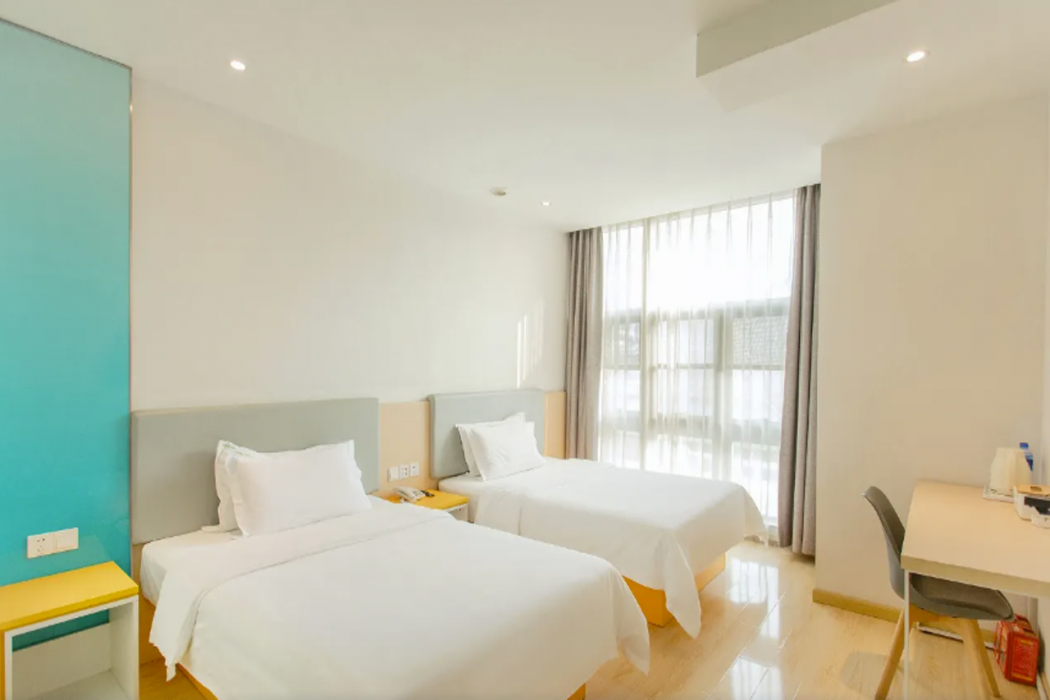 7 Days Inn (Chongqing Longtousi North Square of North Railway Station) 12/32