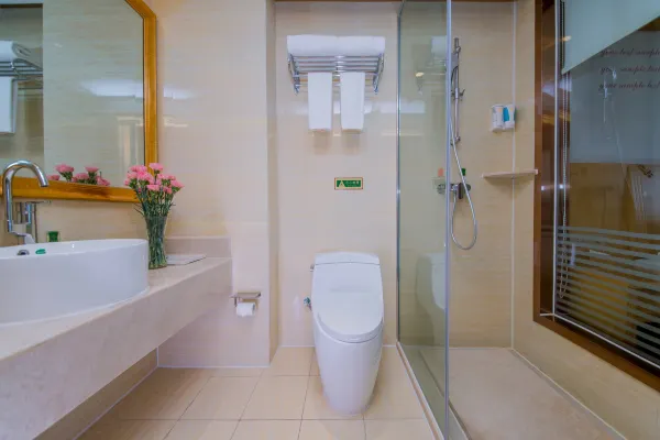 Vienna Hotel (Wuhan Central China Normal University, Huquan Metro Station) 6/13
