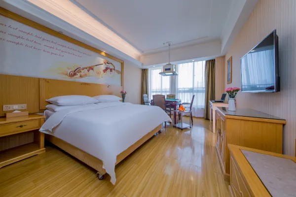 Vienna Hotel (Wuhan Central China Normal University, Huquan Metro Station) 10/13