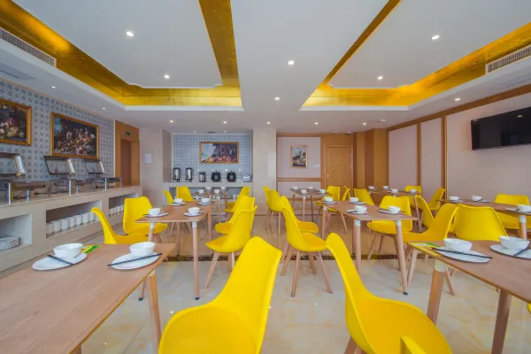 Vienna Hotel (Wuhan Central China Normal University, Huquan Metro Station) 12/13