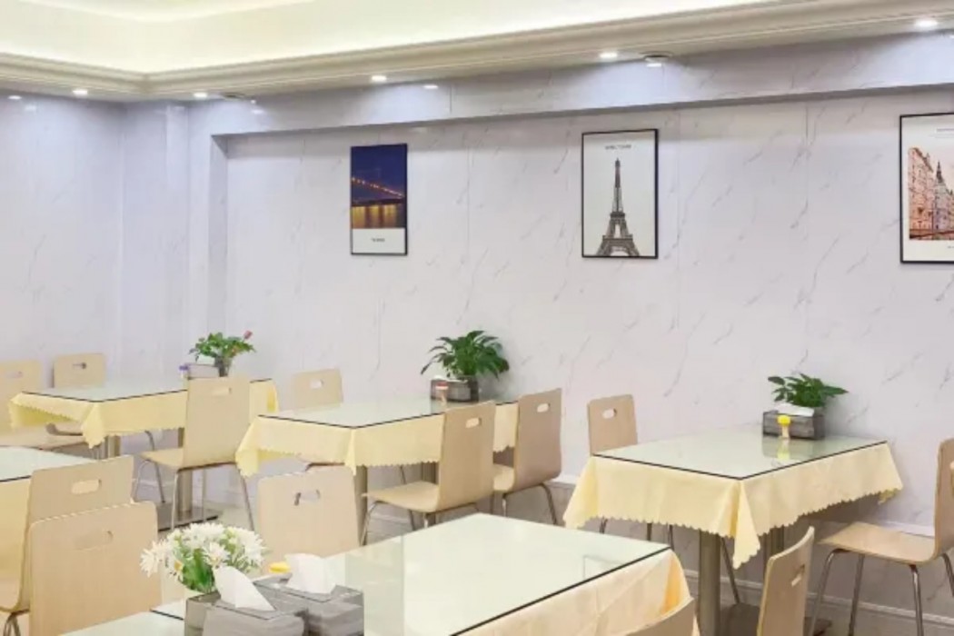 Vienna Hotel (Huizhou Danshui Baiyun Road) 34/52