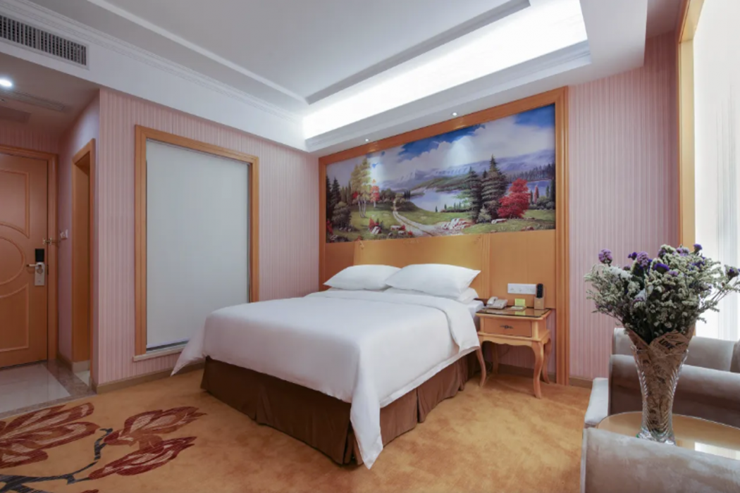 Vienna Hotel (Huizhou Qiuchang Yingbin Road) 14/57