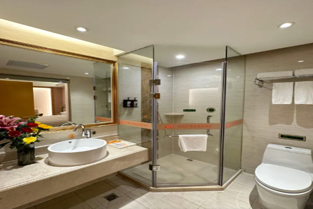 Vienna Hotel (Huizhou Qiuchang Yingbin Road) 29/57