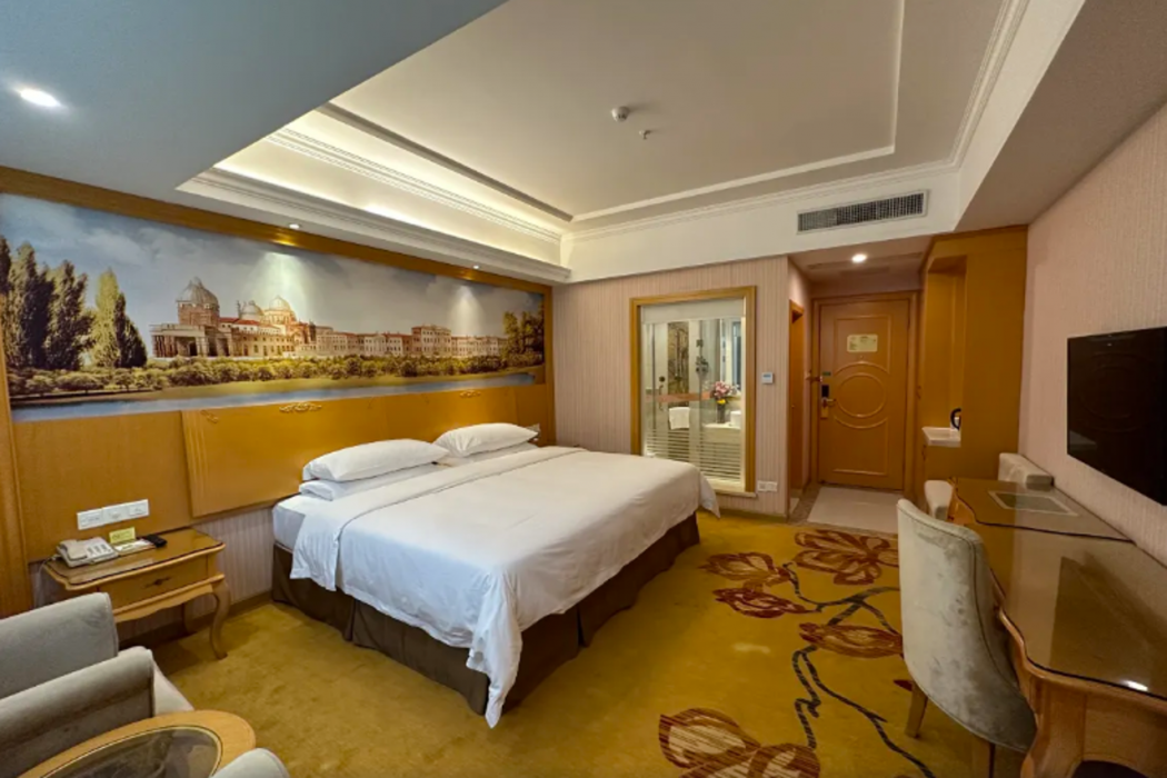 Vienna Hotel (Huizhou Qiuchang Yingbin Road) 17/57