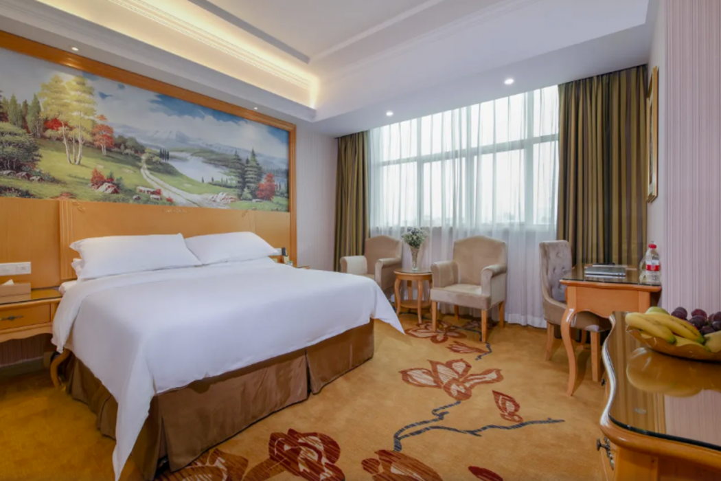 Vienna Hotel (Huizhou Qiuchang Yingbin Road) 16/57