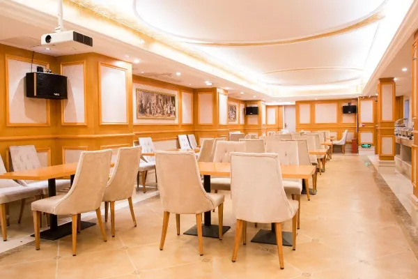 Vienna Hotel (Wuhan Lingjiaohu Wanda Metro Station) 45/54