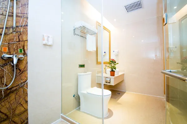 Vienna Hotel (Wuhan Lingjiaohu Wanda Metro Station) 30/54